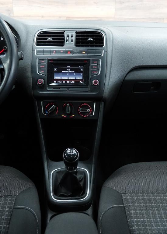 Volkswagen Polo 1.2 tsi highline | cruise | camera | bluetooth |