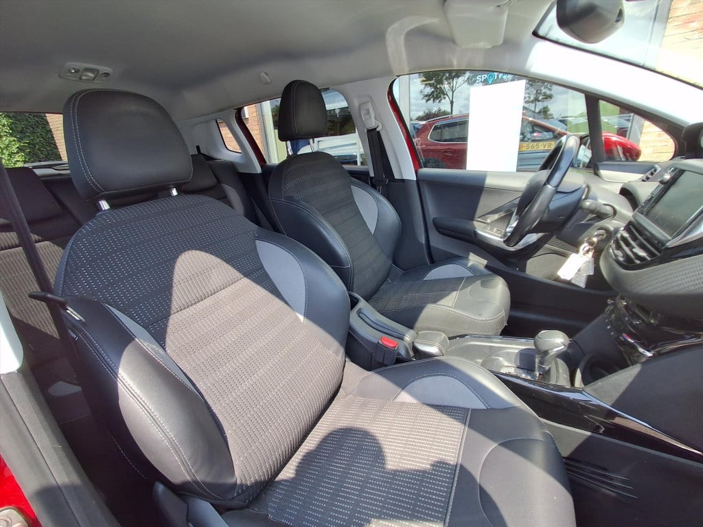 Peugeot 2008 1.2 pt 110pk allure eat6 automaat navigatie | achteruitrijcame