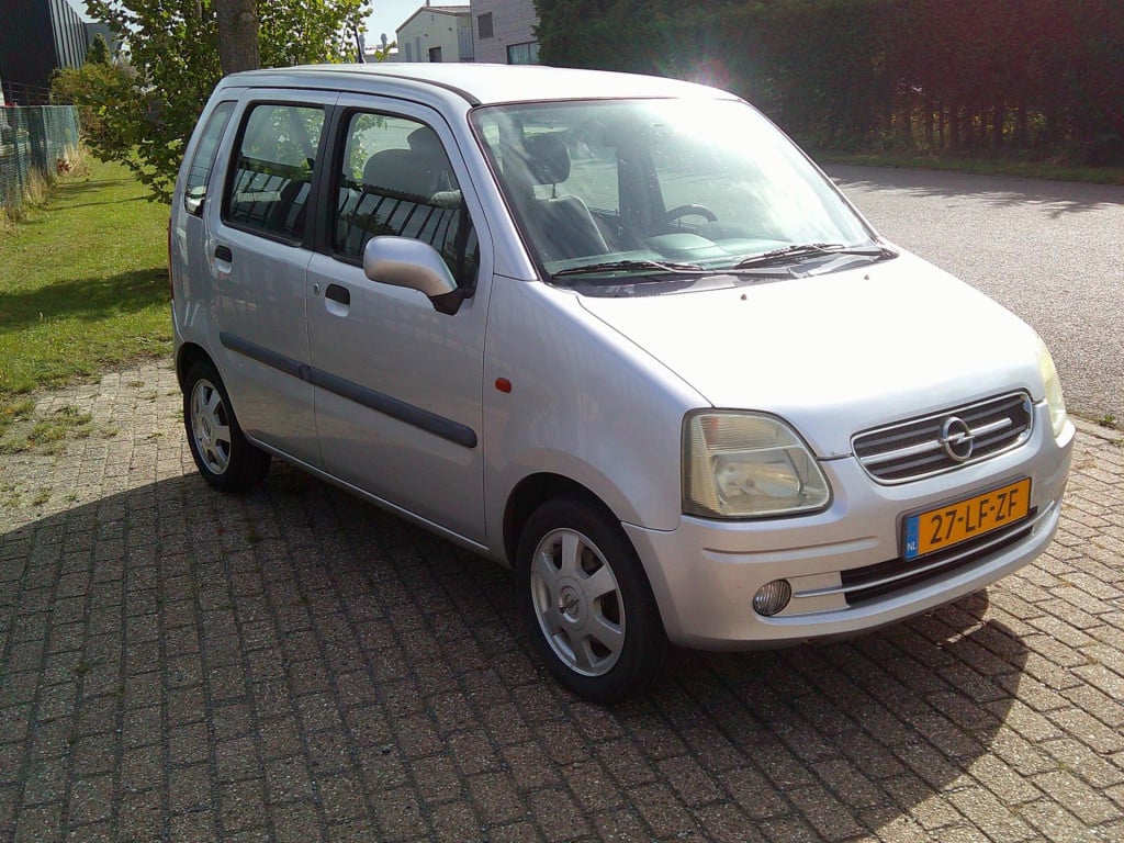 Opel Agila 1.2-16v elegance