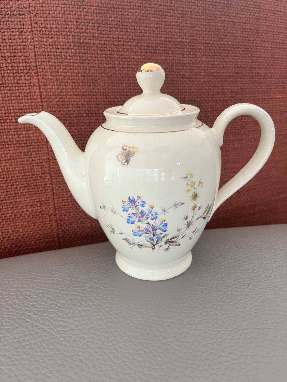 Vintage bloemrijke porseleinen theepot van Wahu Feverest