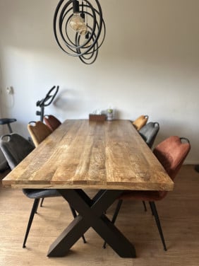 Eettafel hout met 6 stoelen + tv meubel