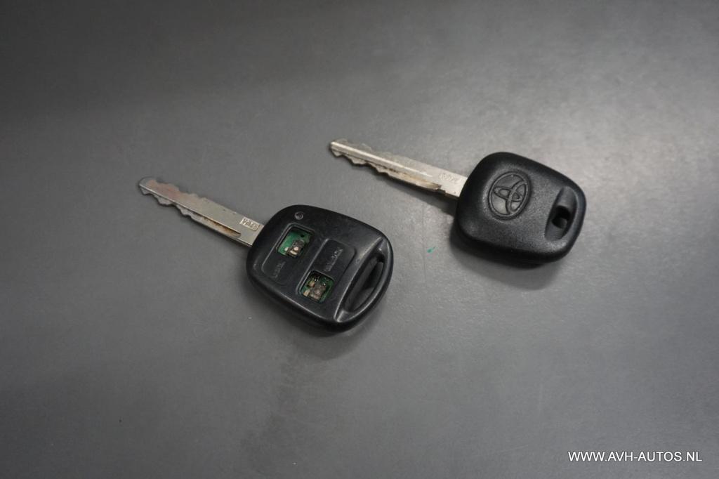 Toyota Yaris 1.0 vvti acces