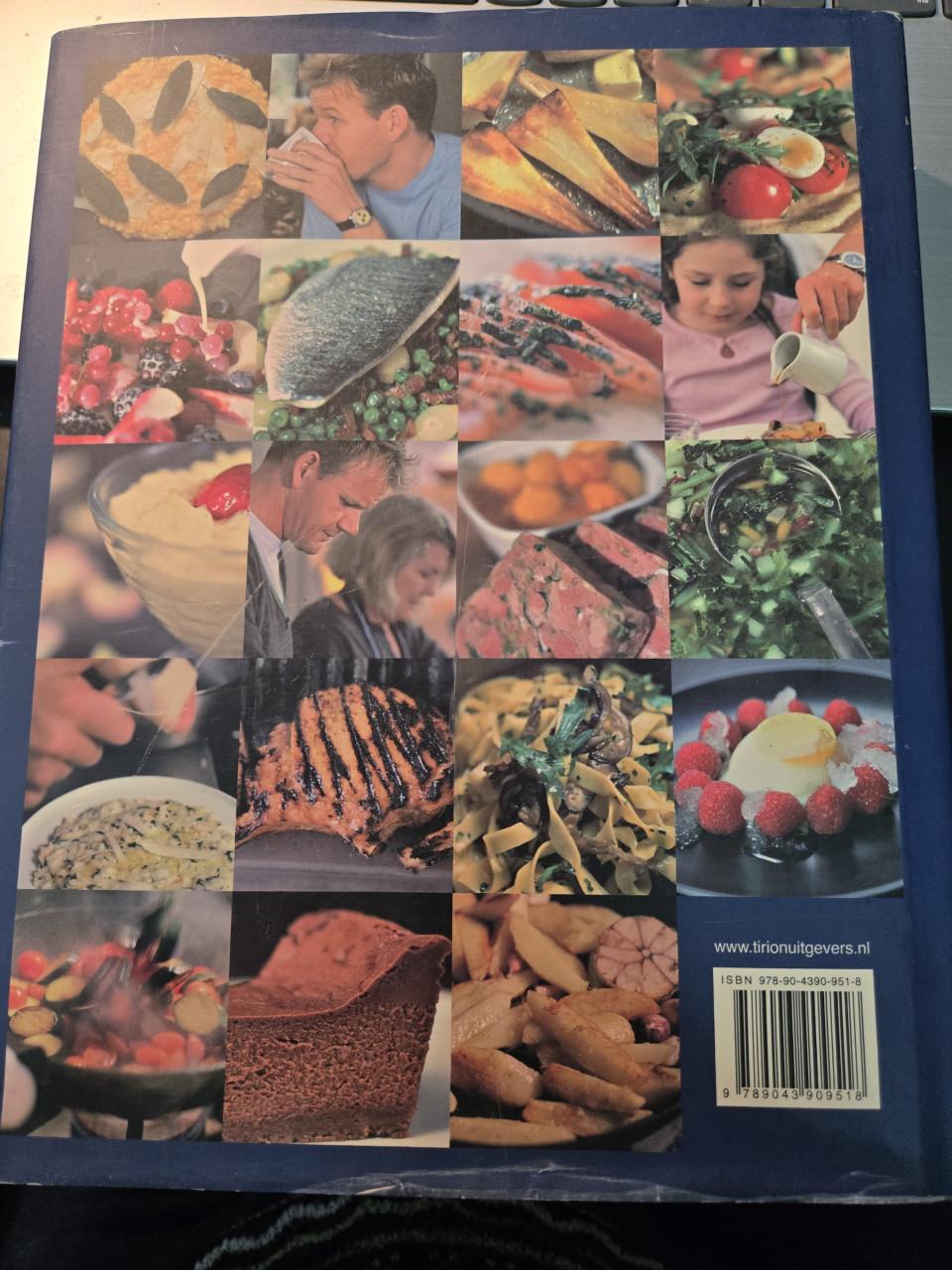 Kookboek 100% Ramsay) van chef-kok Gordon Ramsay.  Incl. DVD 2006