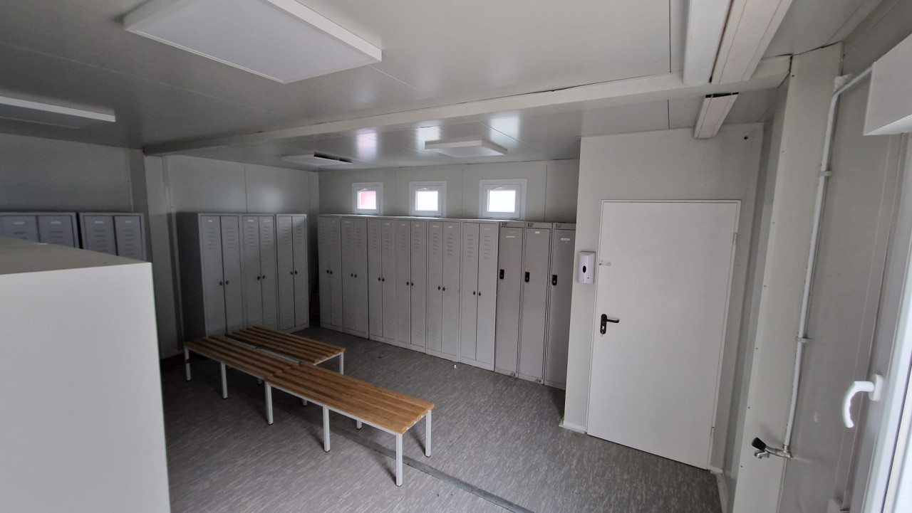 Verkleedruimte / sanitairunit / toiletunit / kantoorunit