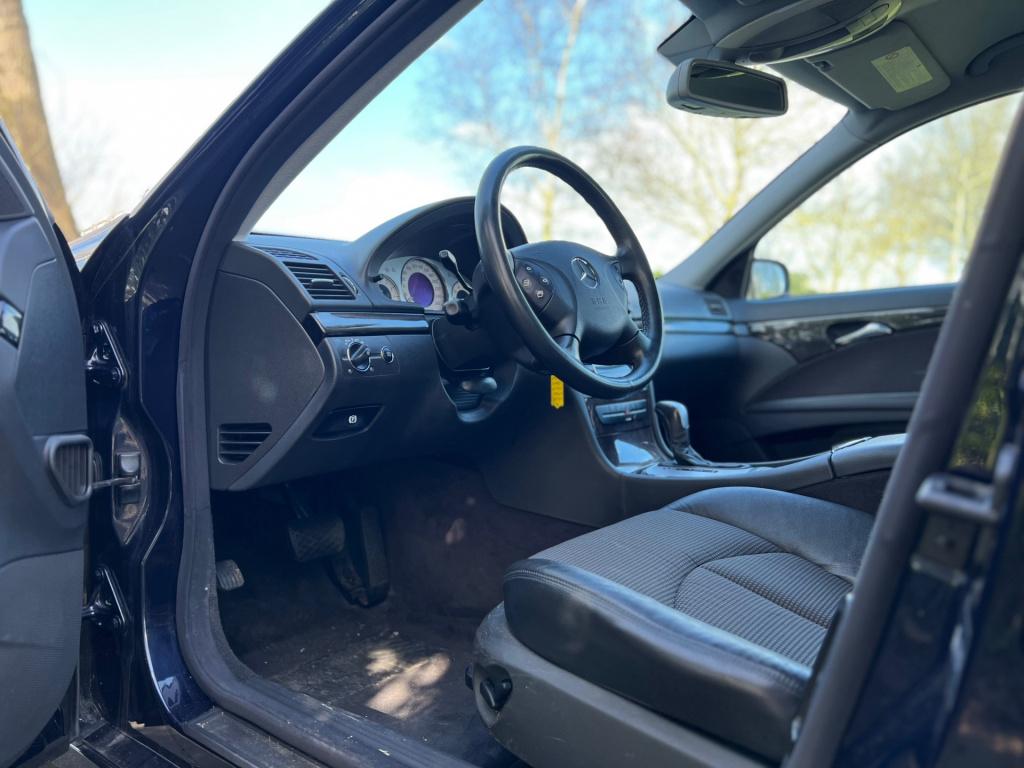 Mercedes-Benz E-Klasse 240 avantgarde