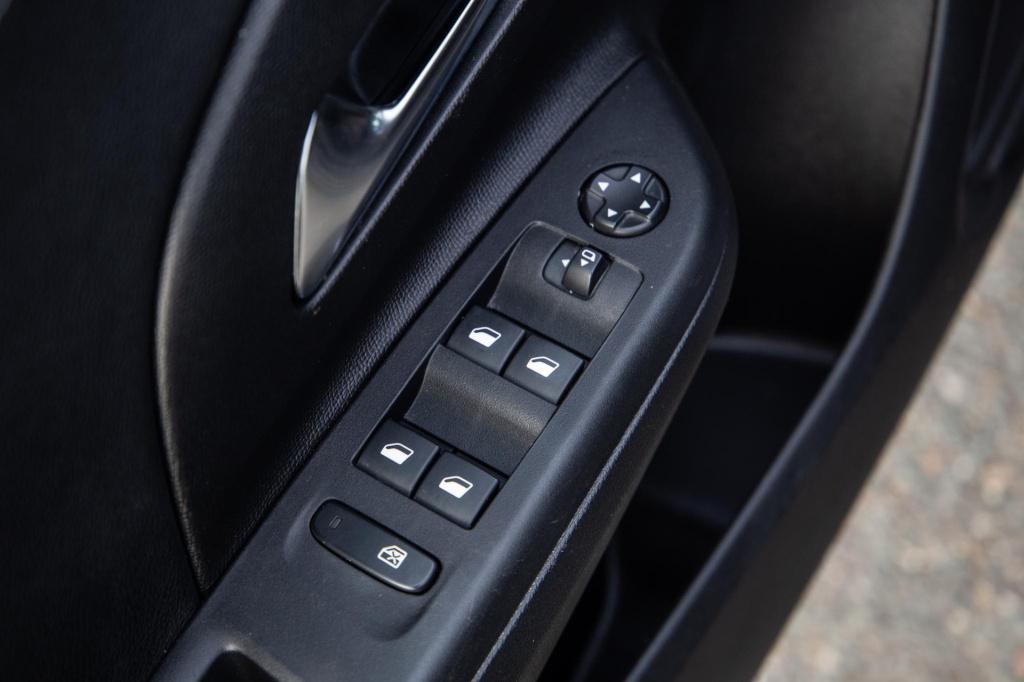 Opel Corsa 1.2 turbo gs black line / apple carplay / automaat / 360 camera 