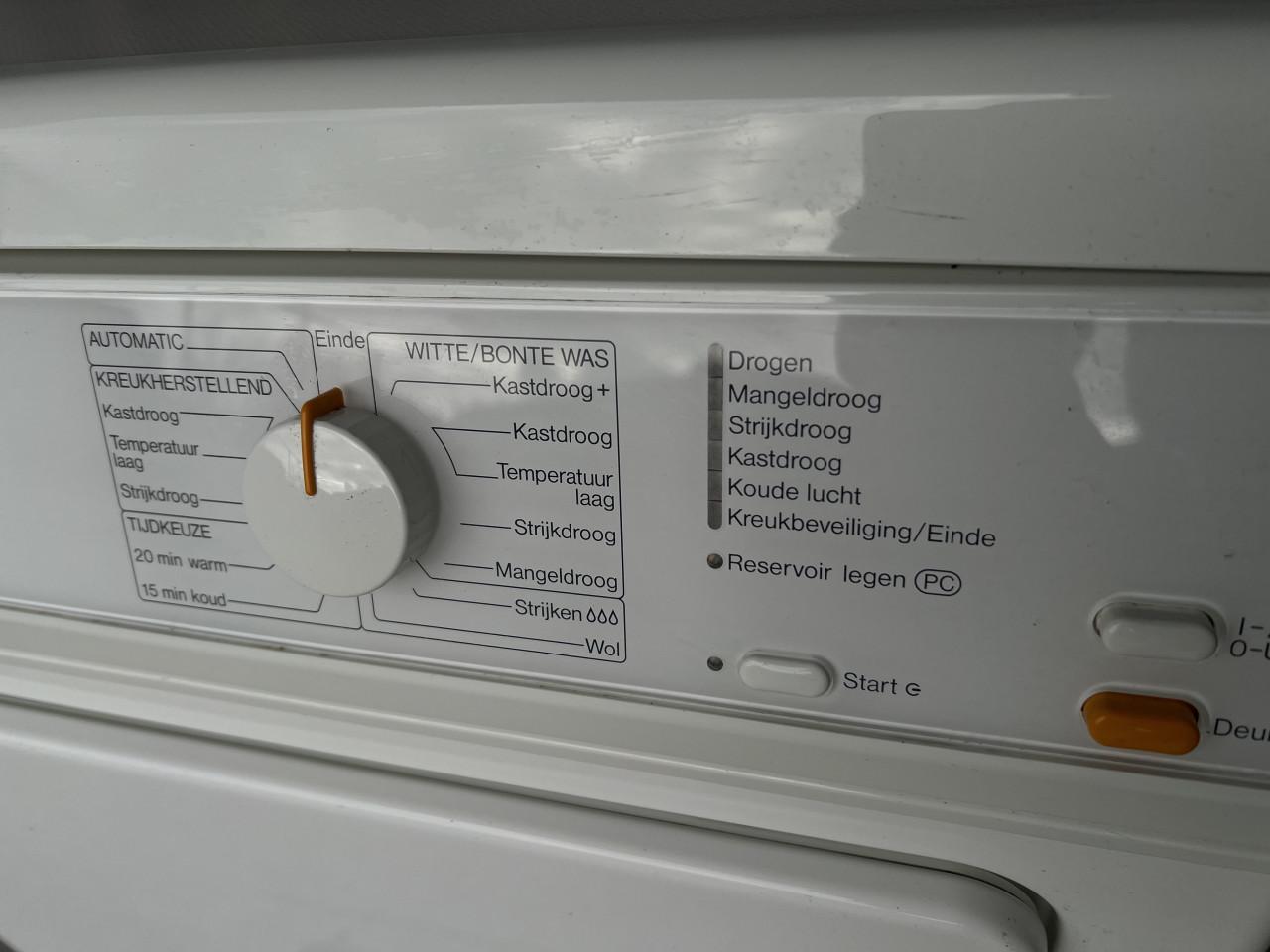 Miele Wasmachine 5kg. 1350 toren en Miele condens droger 5 kg.