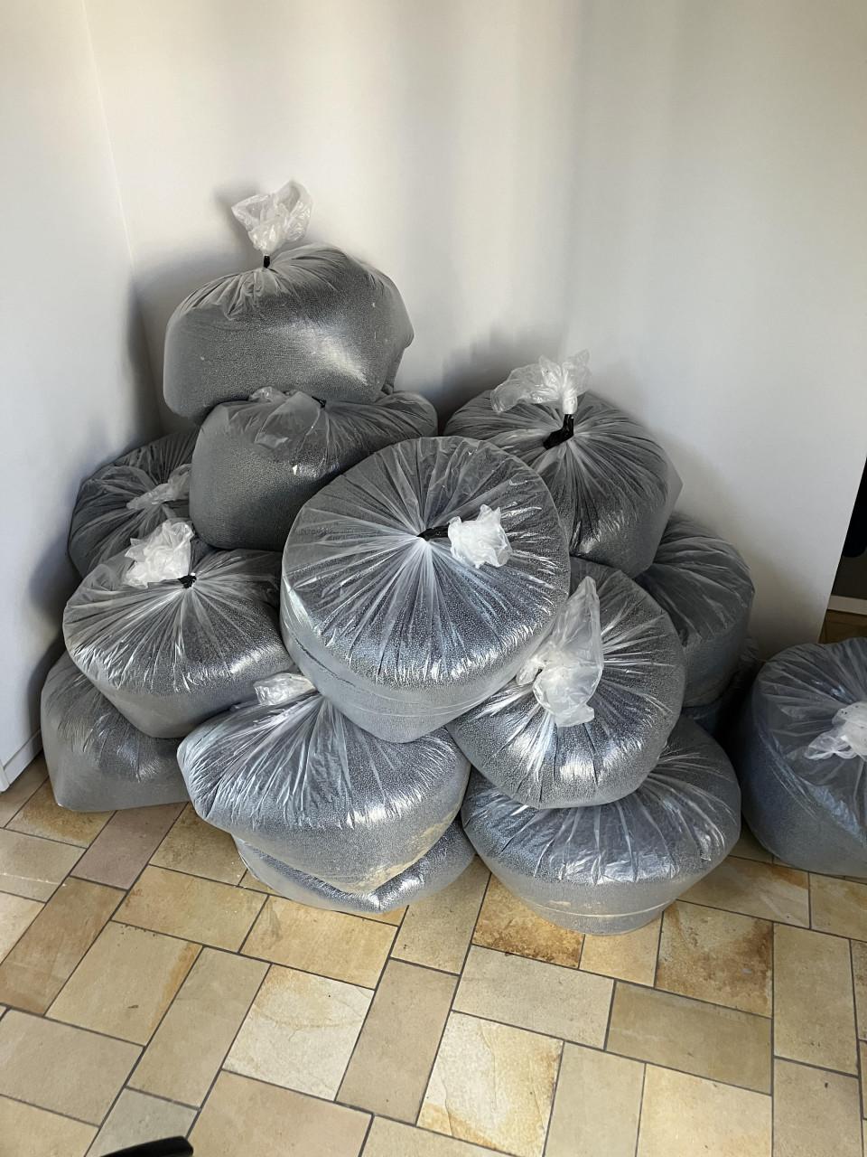 Gratis afhalen ca. 8 m3 Isolatieparels HR++