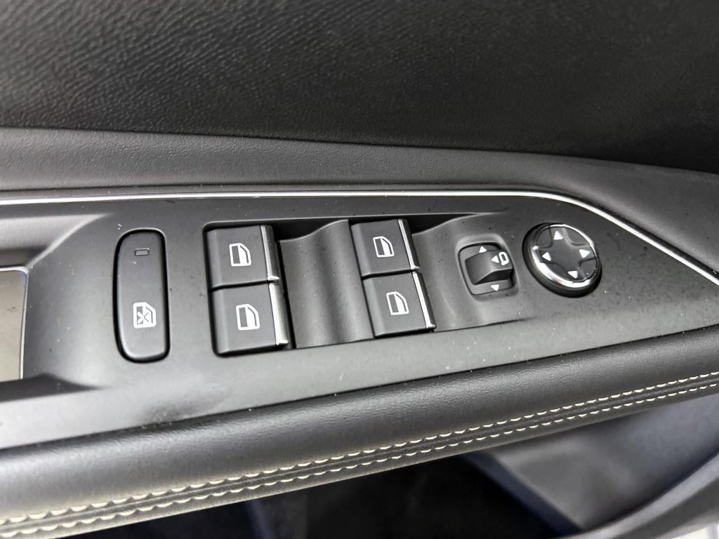 Peugeot 3008 1.6 hybrid 225 gt | rijklaar | panoramdak |