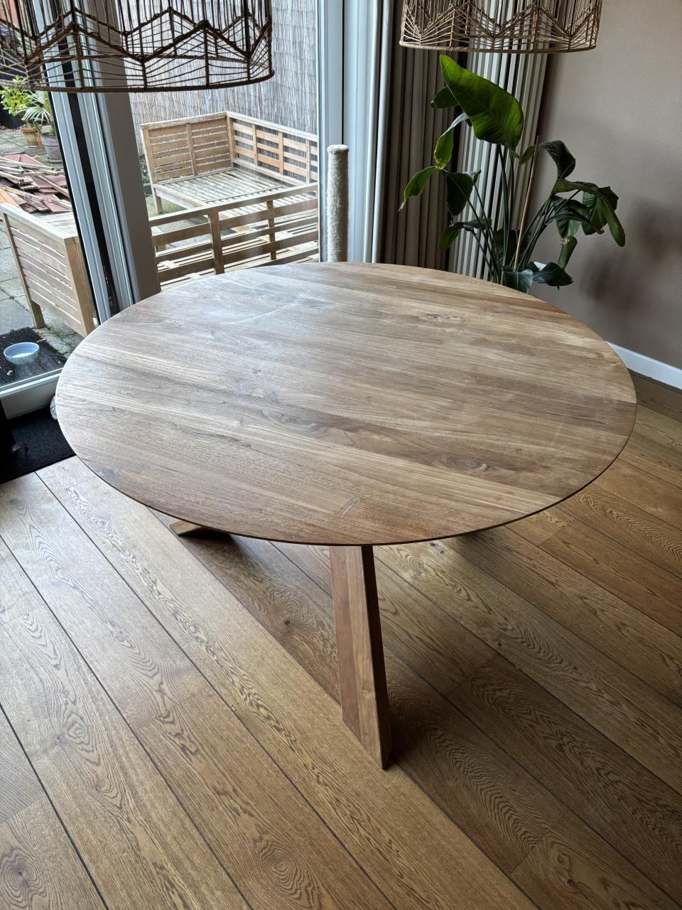 Ethnicraft ronde eettafel eikenhout 136cm