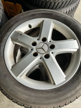 MERCEDES VELGEN - BRIDGESTONE BLIZZAK BANDEN