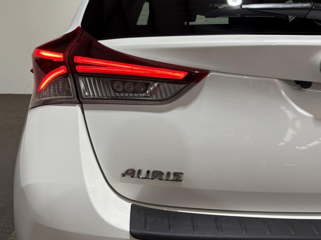 Toyota Auris 1.8 hybrid dynamic | navi | clima |