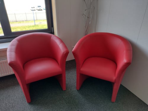 Leuke rode stoeltjes