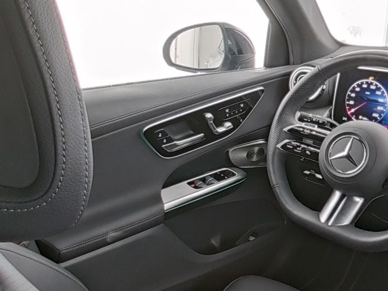 Mercedes-Benz Glc 300e 4matic amg line i niveau regeling i panorama dak i d