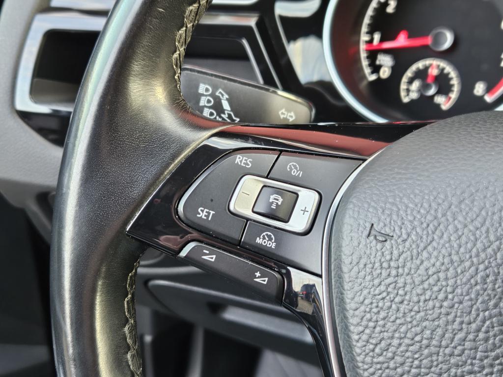 Volkswagen Touran 1.2 tsi highline business r-line 7-pers. | acc | camera