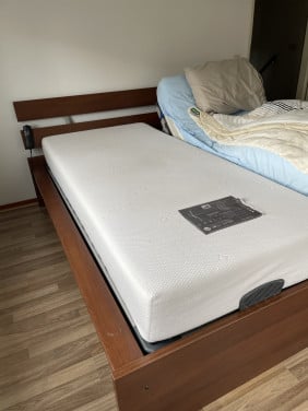 Elektrisch verstelbaar bed