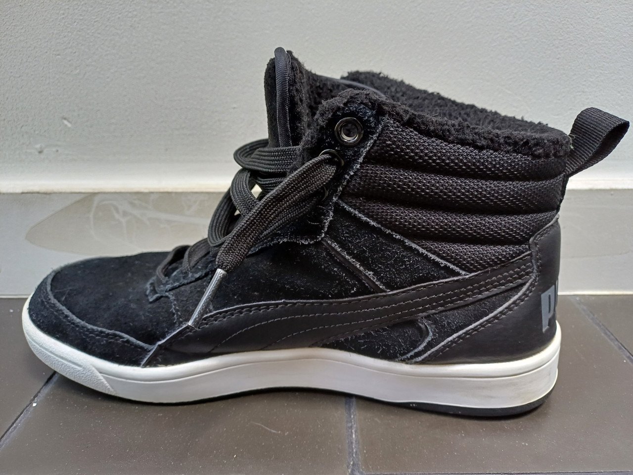 HOGE, zwarte PUMA SNEAKERS, 38 met softfoam+ inlegzool