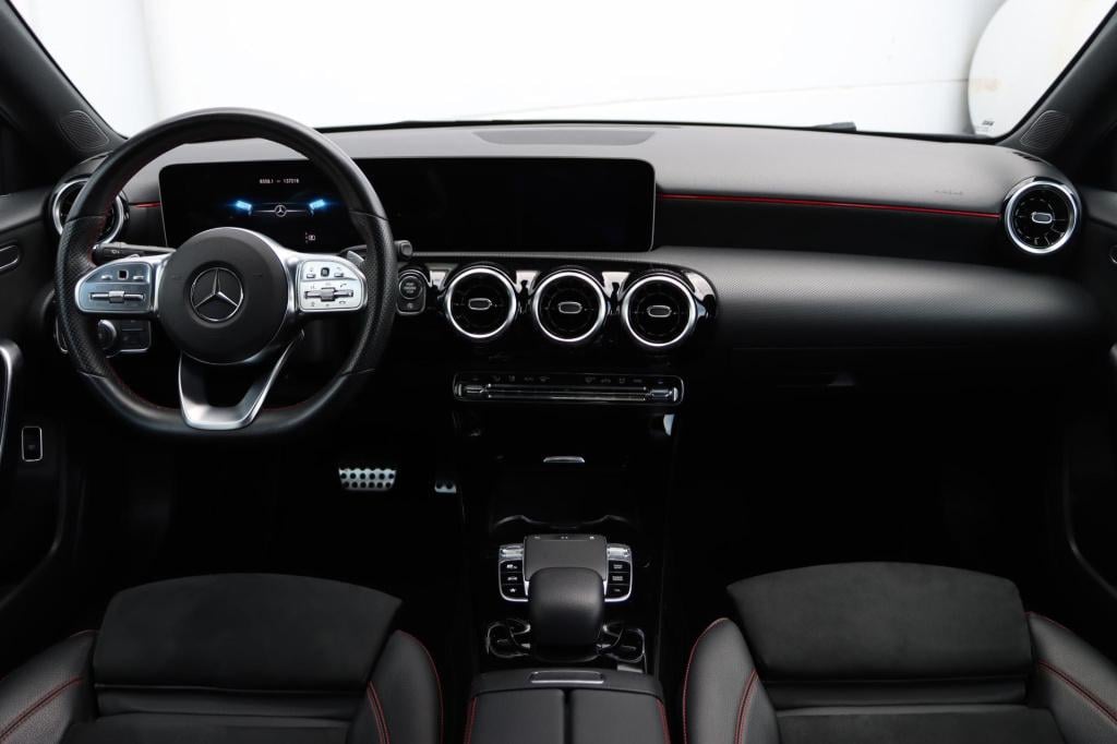 Mercedes-Benz A-Klasse 180 business solution amg 136pk automaat