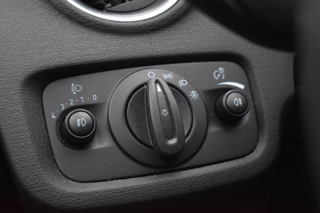 Ford Fiesta 1.0 titanium | nieuwe distributieriem | radio | airco | lichmet