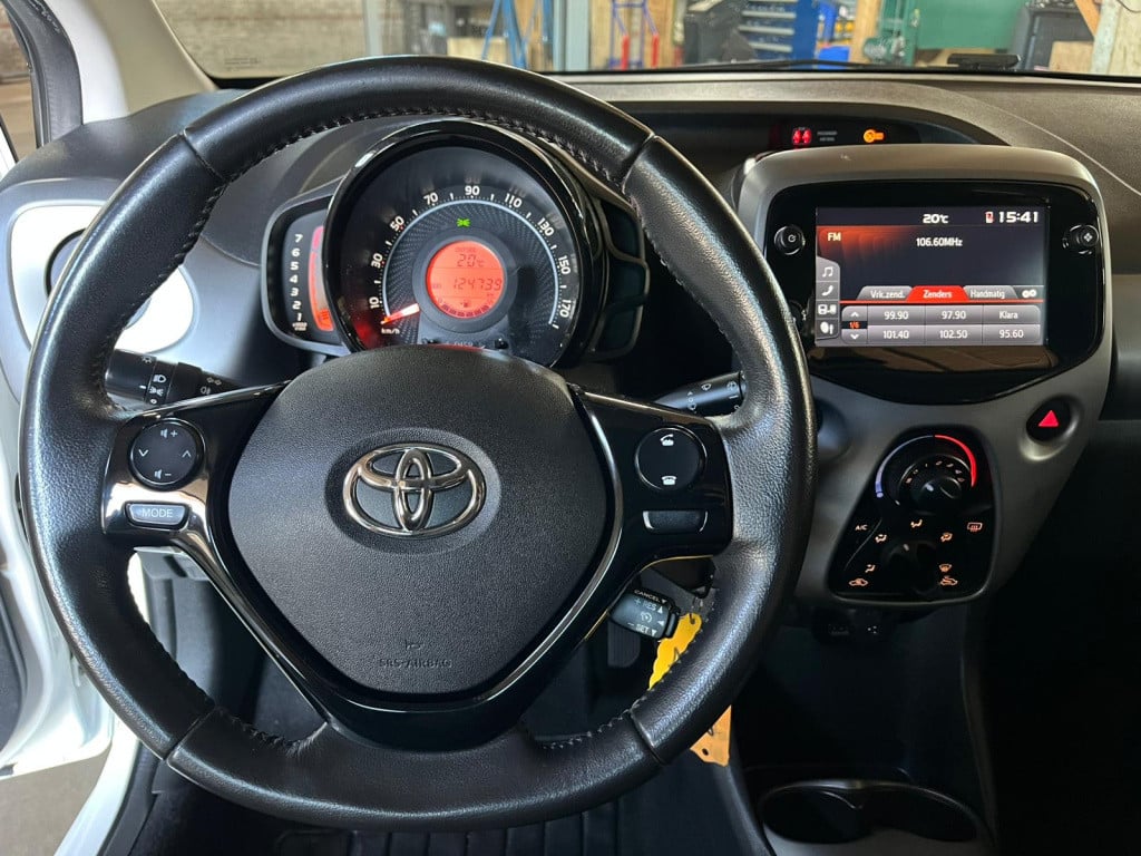 Toyota Aygo 1.0 vvt-i x-first cabriodak, apple carplay, achteruitrijcamera