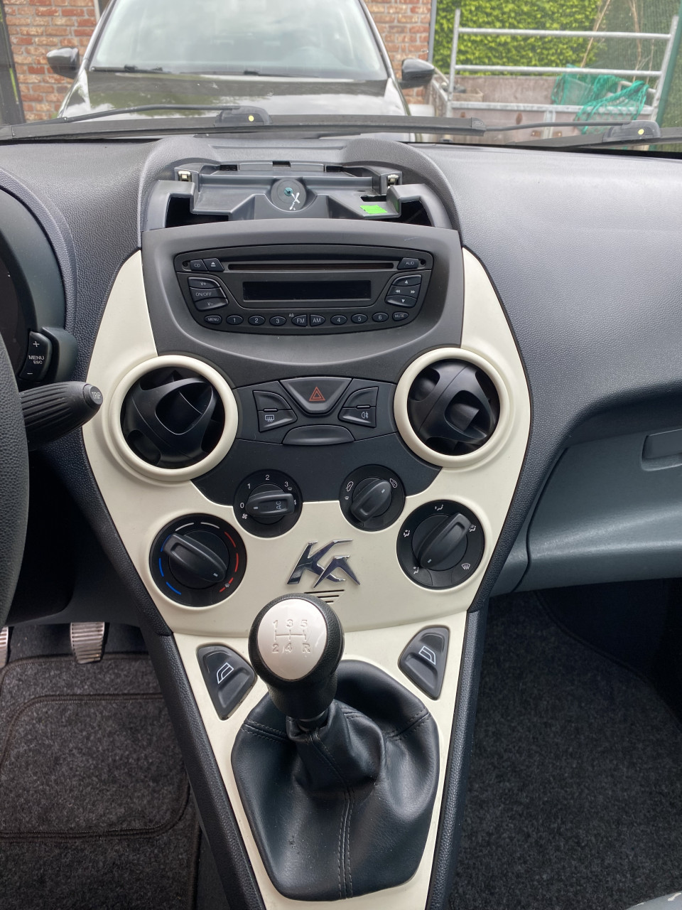 Ford ka. Nieuwe distributie en grote beurt