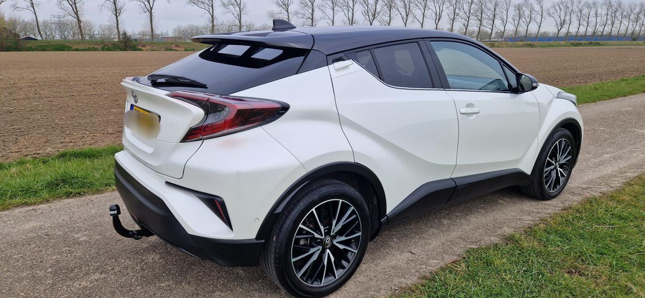 Toyota chr 1.8 hybride bi-tone plus,trekhaak,leder,led