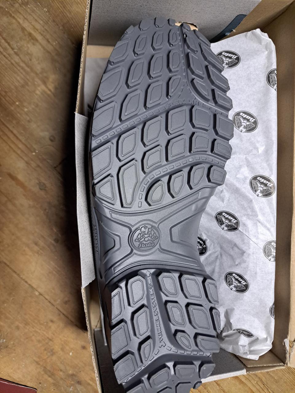 BATA werkschoenen 44