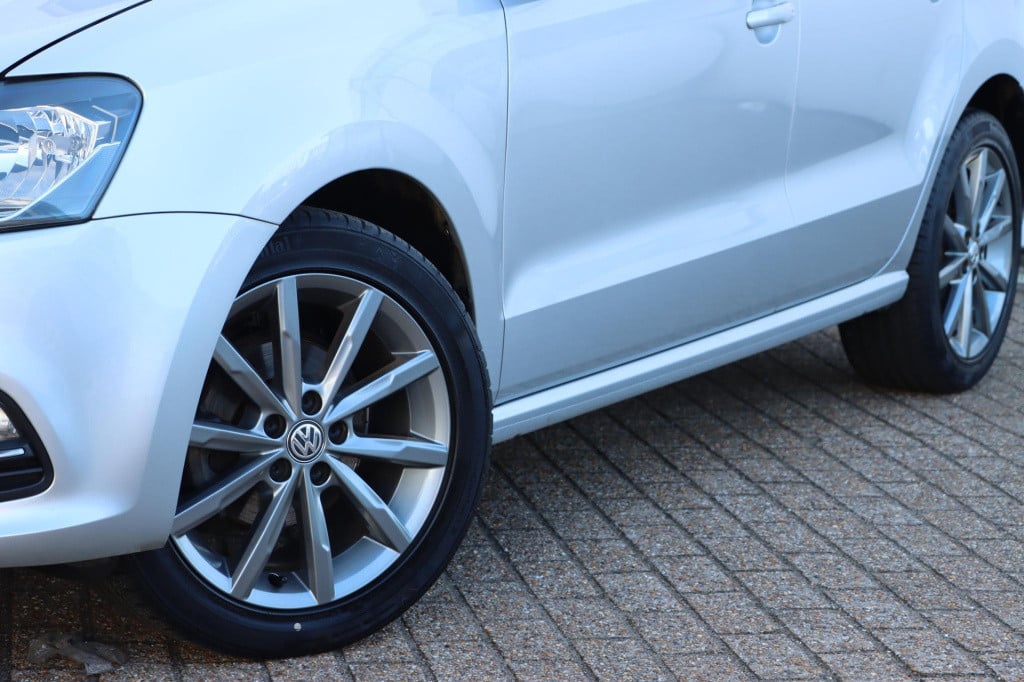 Volkswagen Polo 1.2 tsi first edition 90pk