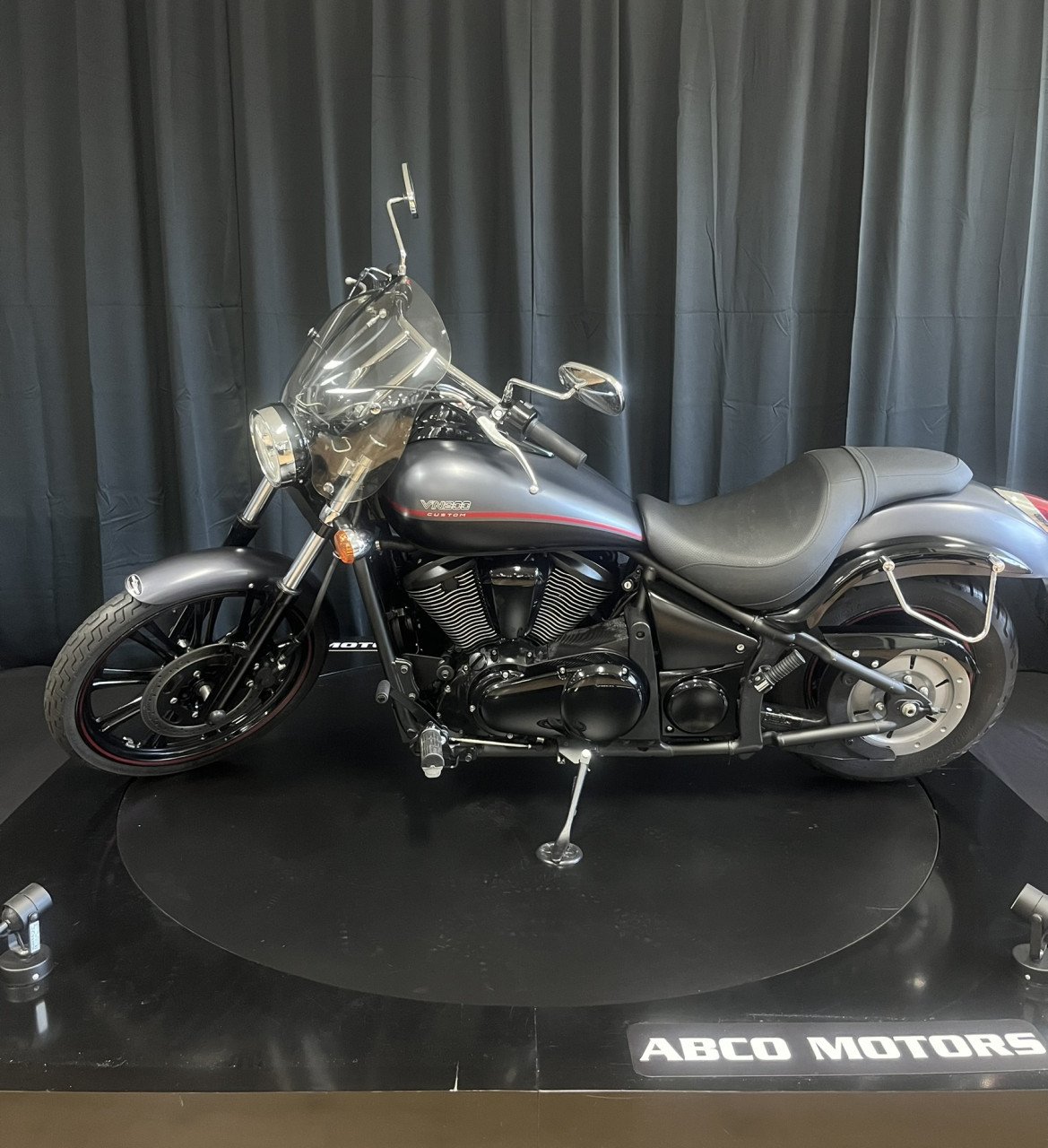 Kawasaki VN900 Custom