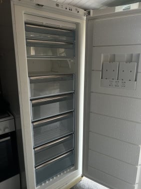 Bosch NoFrost Vrieskast 186x70x70 cm. Inhoud vriezer 356 liter