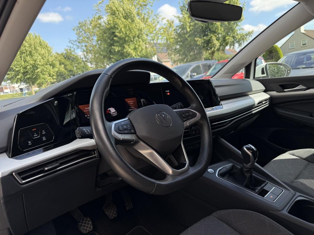 Volkswagen Golf 1.0 tsi life // led koplampen // trekhaak //