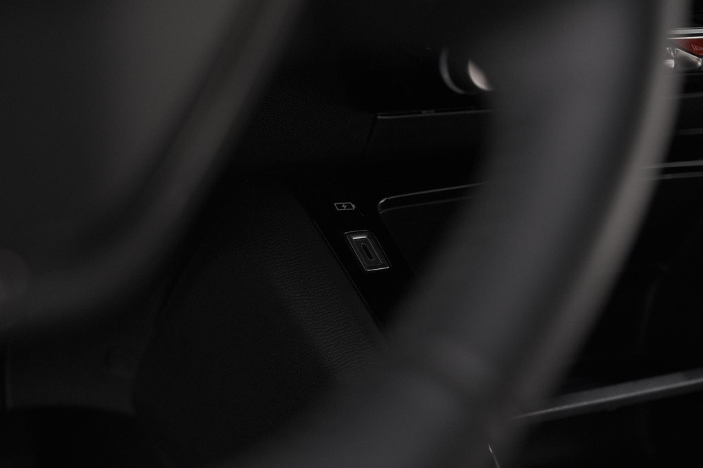 Peugeot 208 ev active pack 50 kwh | apple carplay | parkeersensoren | navig