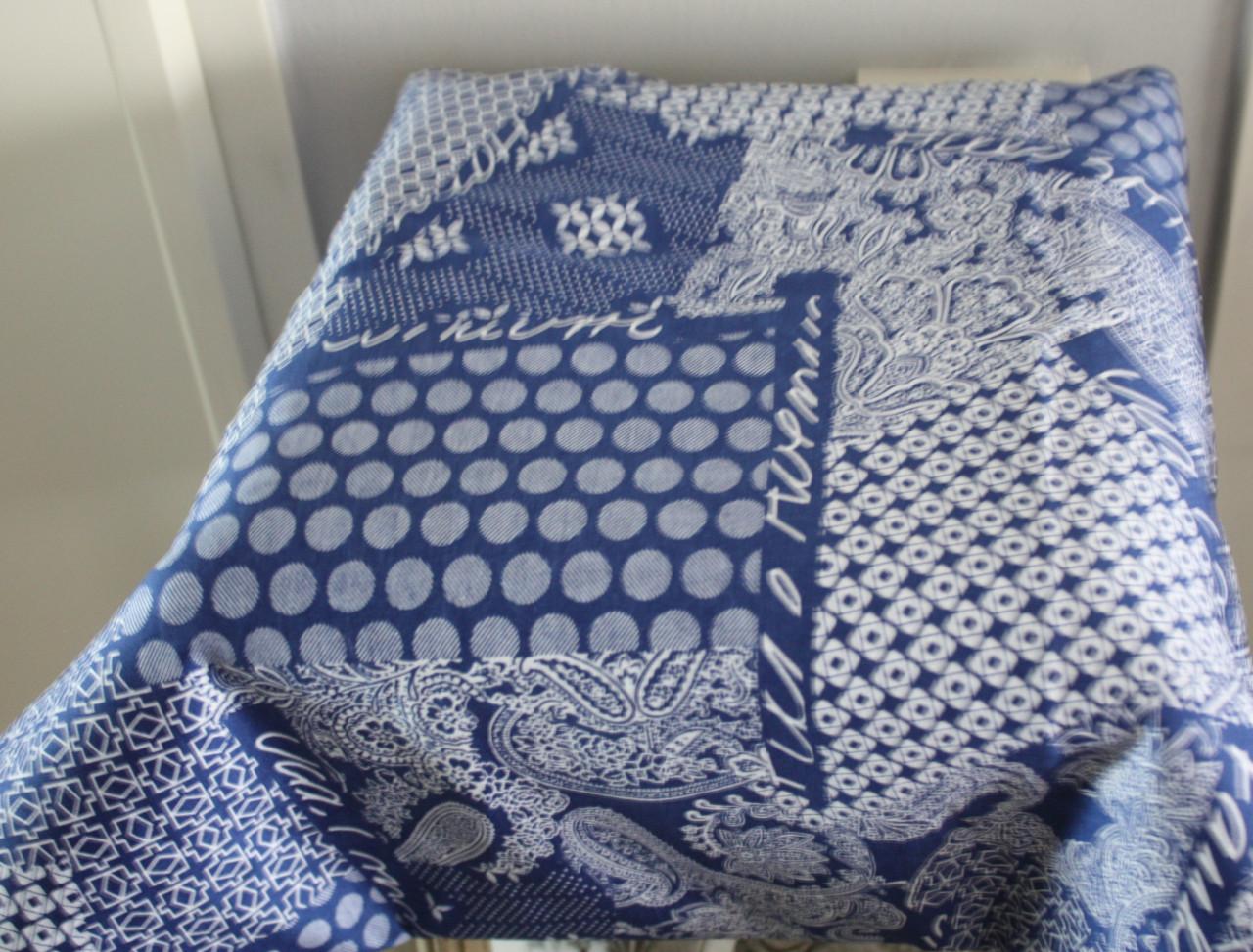 Blauw witte  print lap stof