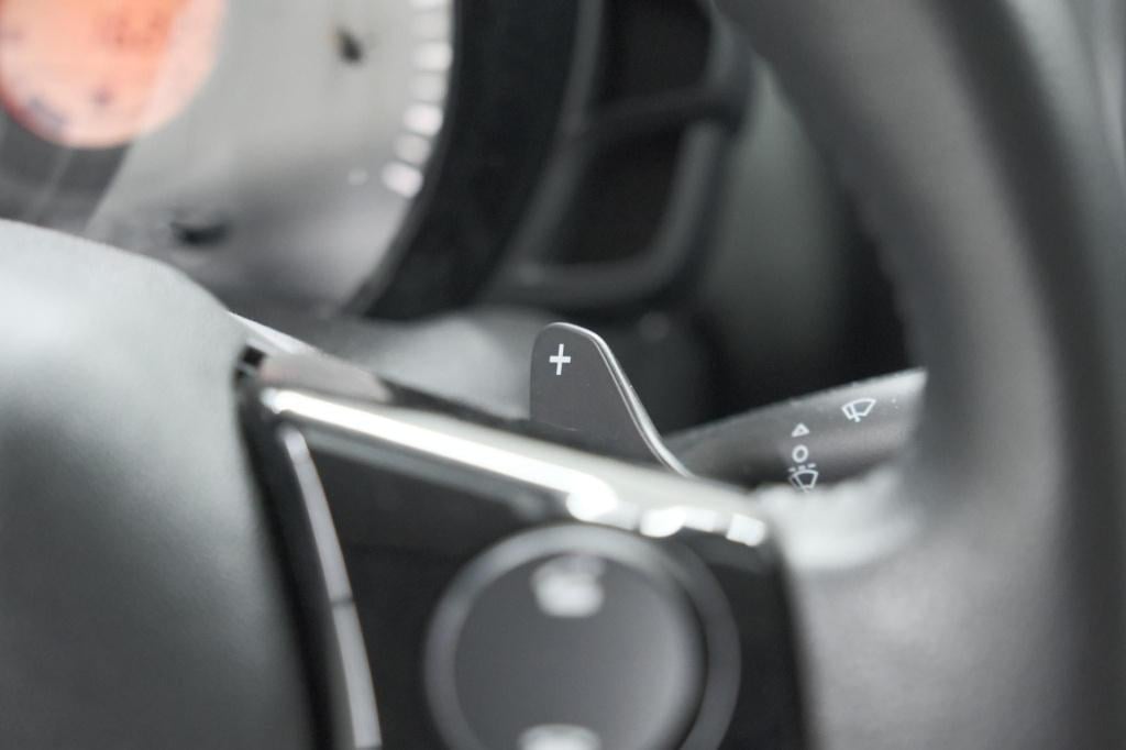 Peugeot 108 1.0 e-vti allure | automaat | camera | airco | apple carplay