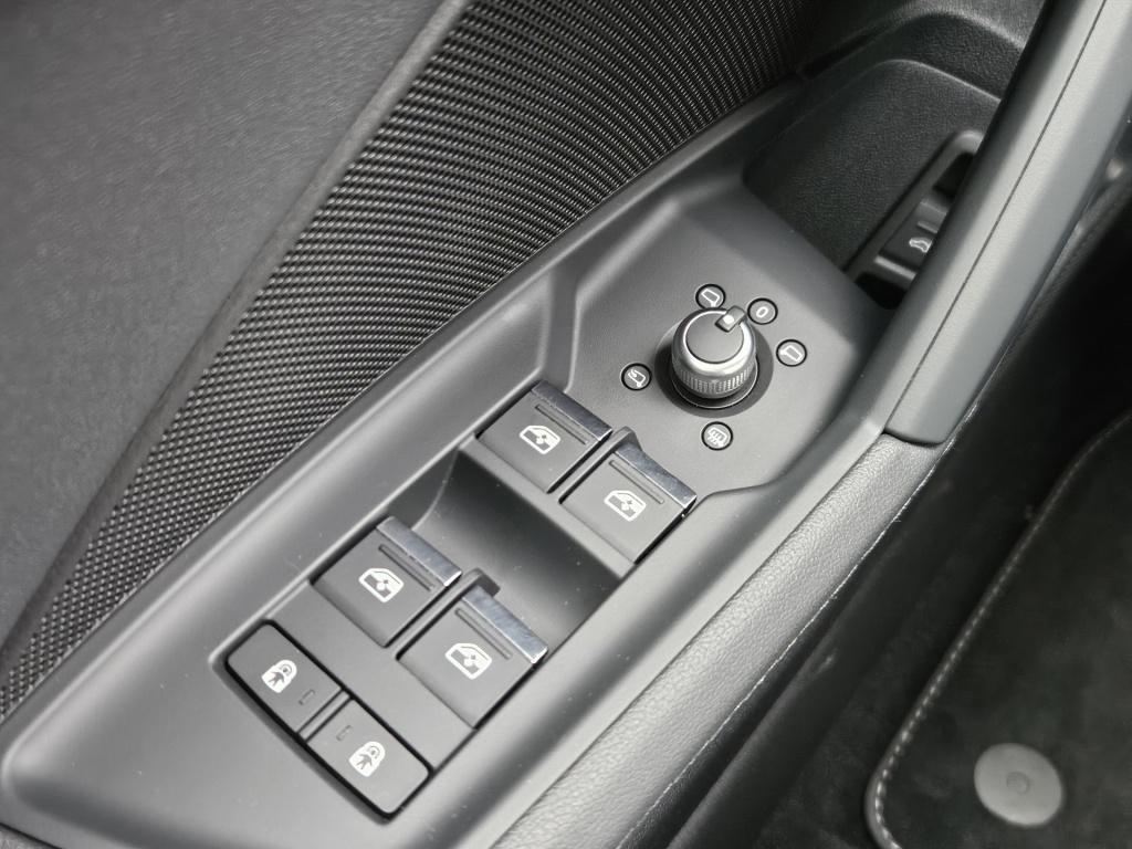 Audi A3 sportback 45 tfsi e s-line competition | b/o | memory