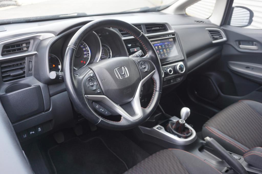 Honda Jazz 1.5 i-vtec dynamic airco / navi / cruise / stoelverw. / dab / ca