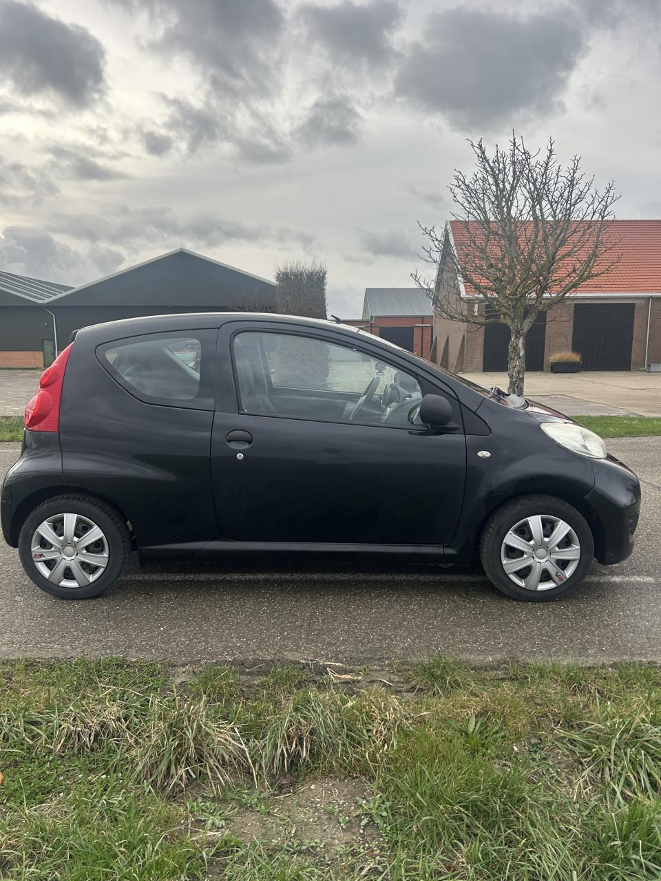 Peugeot 107 1.0 12V 3DR 2009 Zwart
