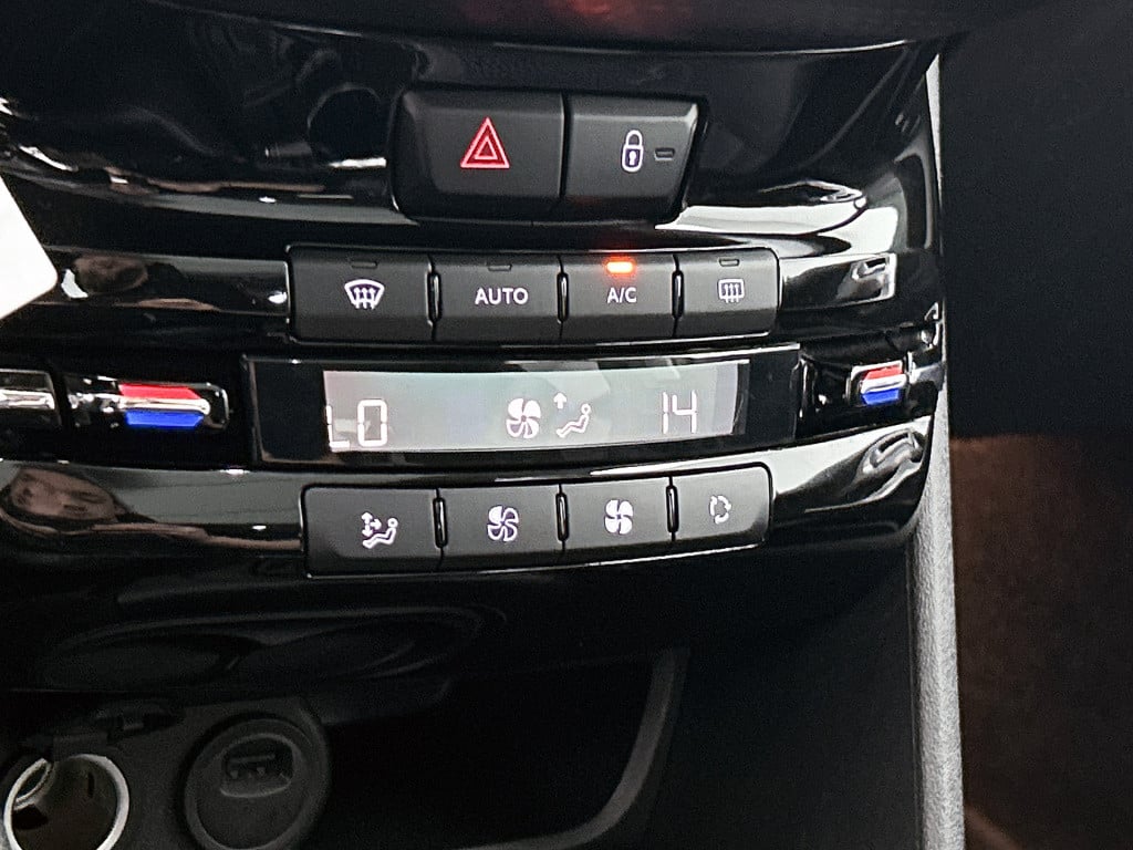 Peugeot 2008 110 pk allure | rijklaar | achteruitrijcamera | trekhaak | pan
