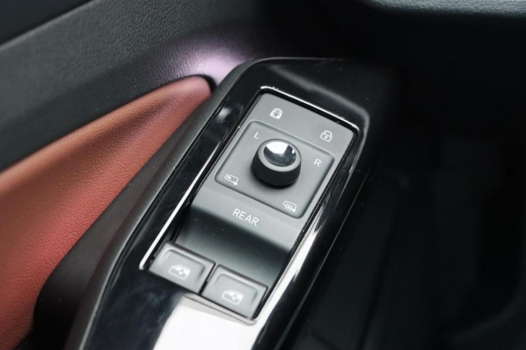 Volkswagen Id.5 pro 77 kwh 204pk | soh 95,6% |