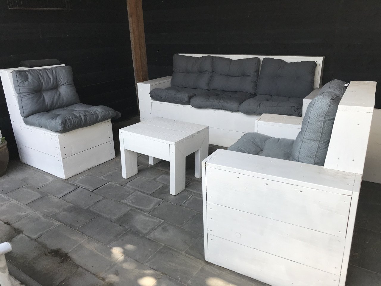 Loungeset van Douglashout, wit geverfd.