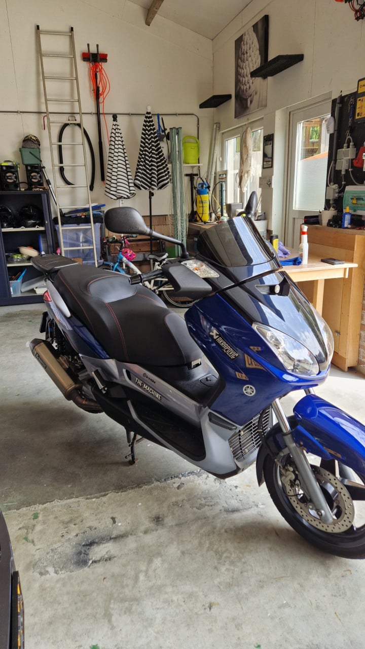 Yamaha XMax 250