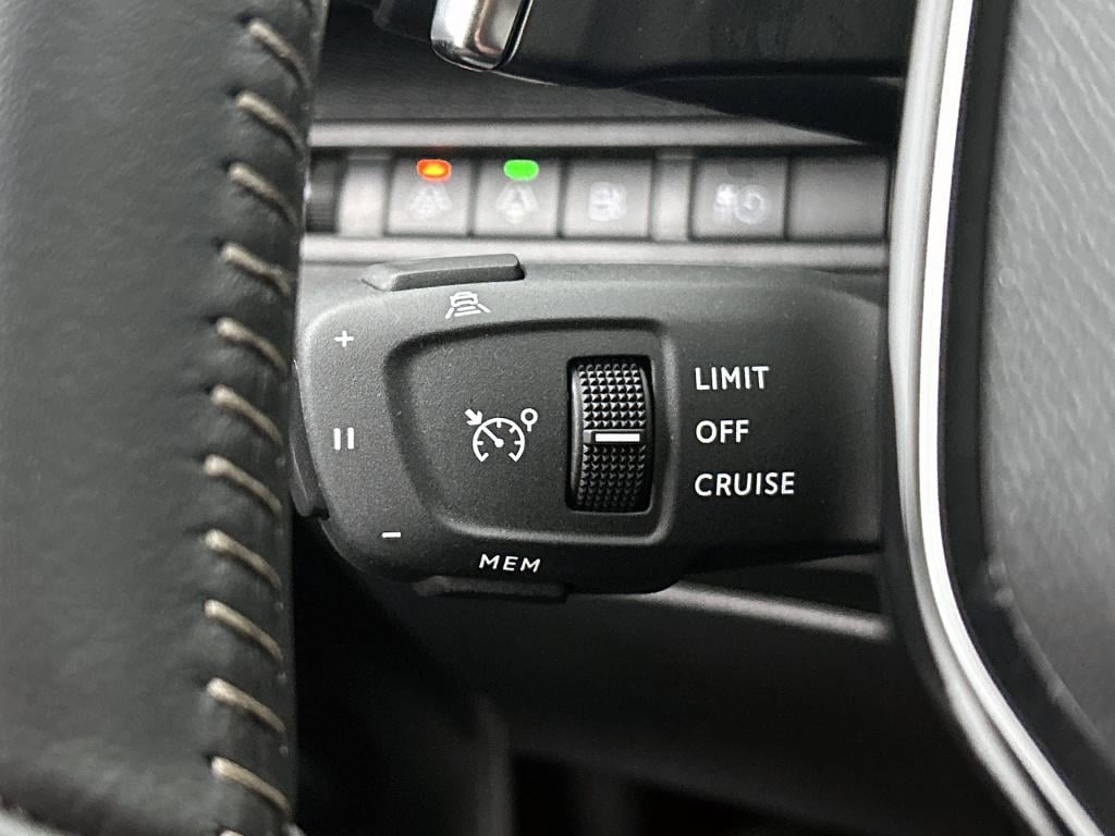 Peugeot 3008 plug-in hybrid 180 pk allure | rijklaar | adaptive cc |