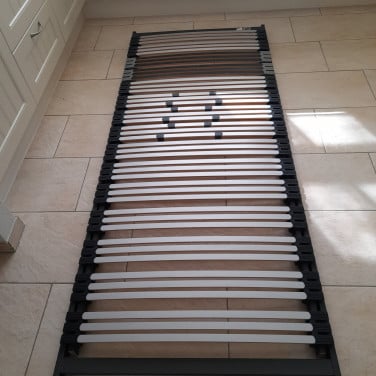 Stevige lattenbodem 90 x 220 (in goede staat )
