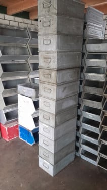 Gegalvaniseerde stapelbakken