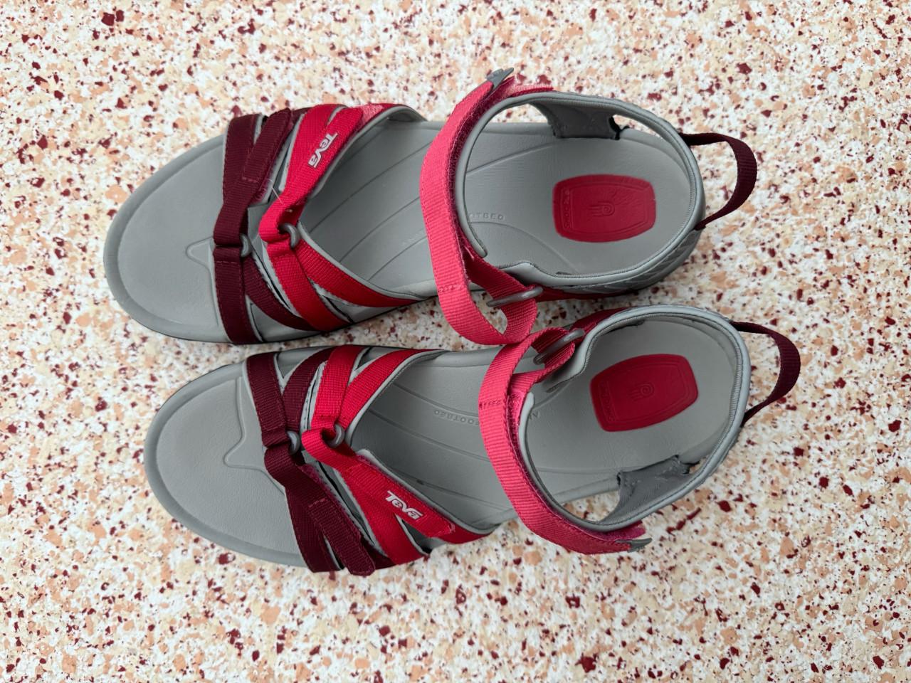 Comfortabele Teva Damessandalen, Maat 42