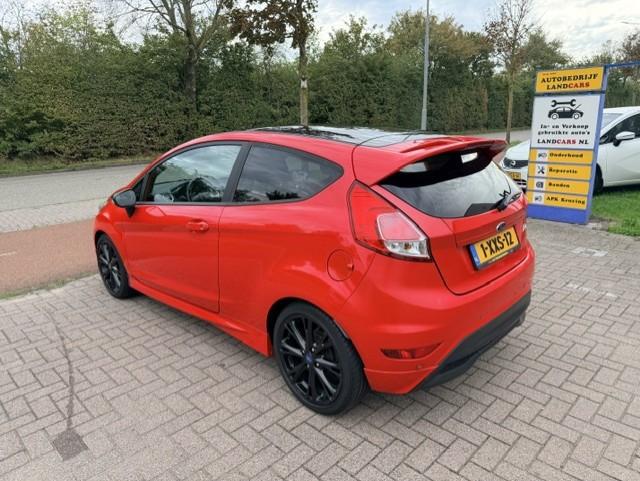 Ford Fiesta 1.0 ecoboost red/black edition (140pk)