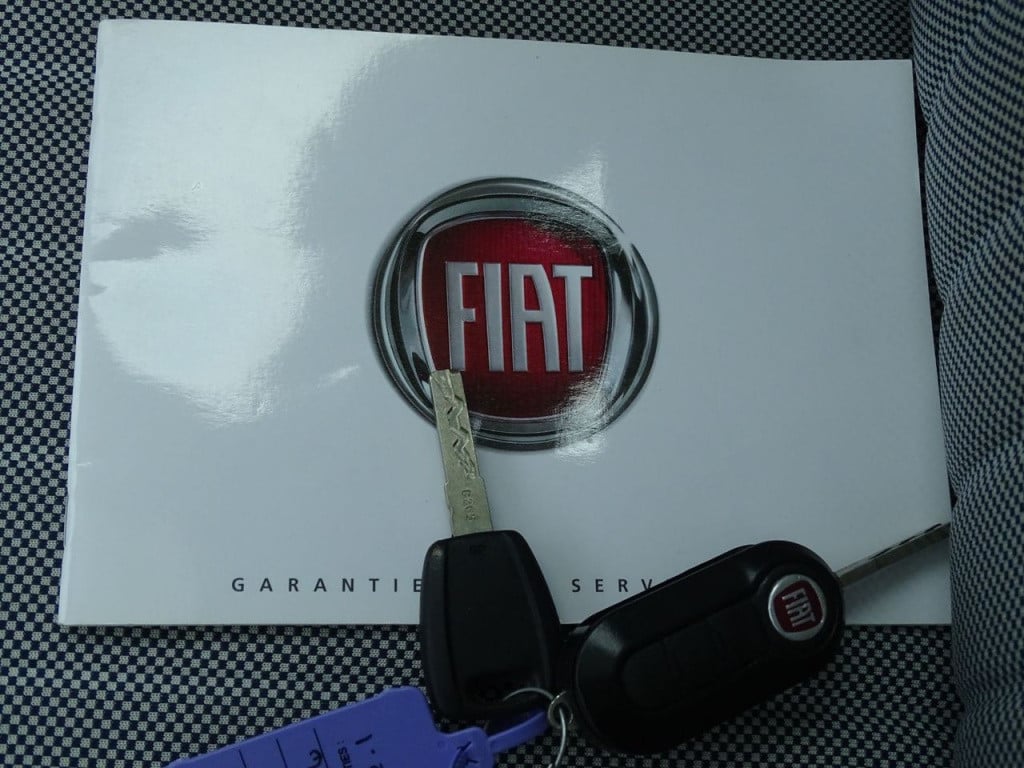Fiat 500 0.9 twinair lounge pano | airco | 15"