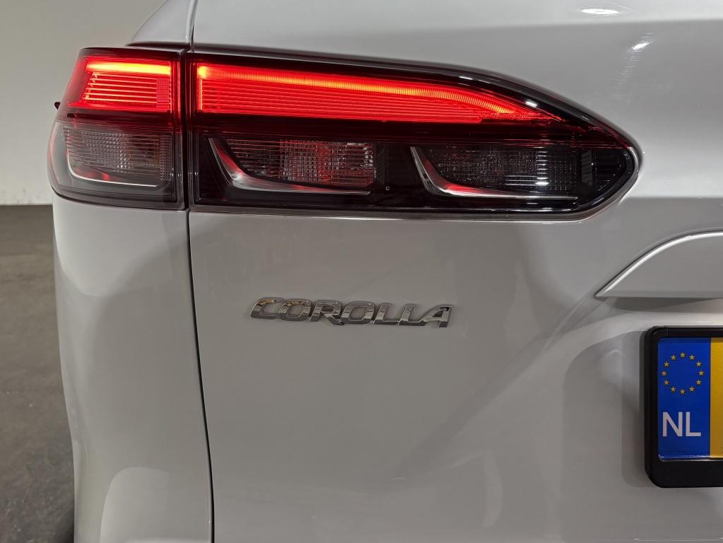 Toyota Corolla Cross hybrid 200 style| adap.cruise| camera| pdc| keyless