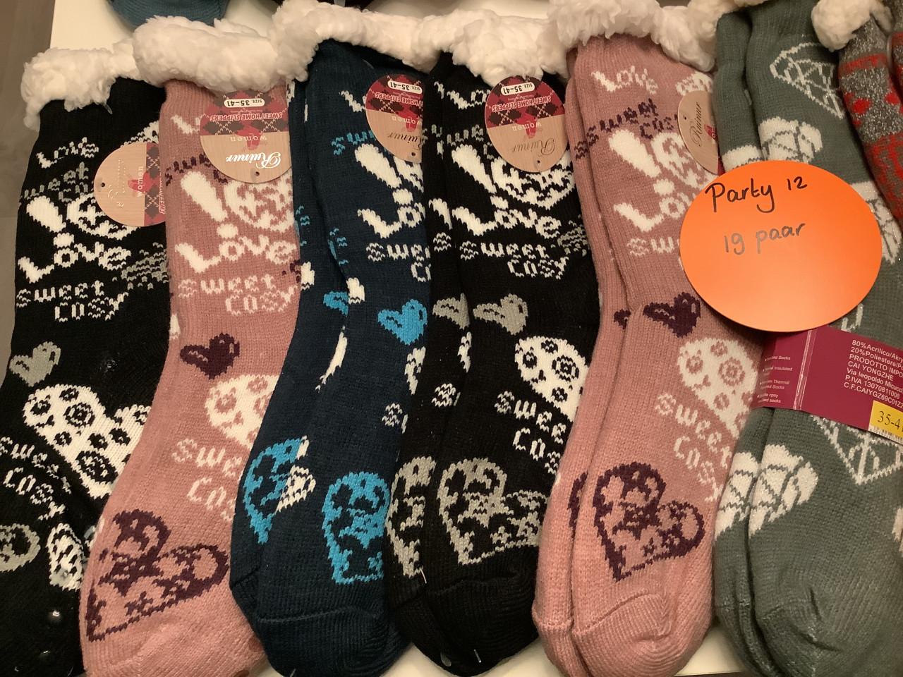 Partij warme dames fluffy huissokken. (Partij 12)