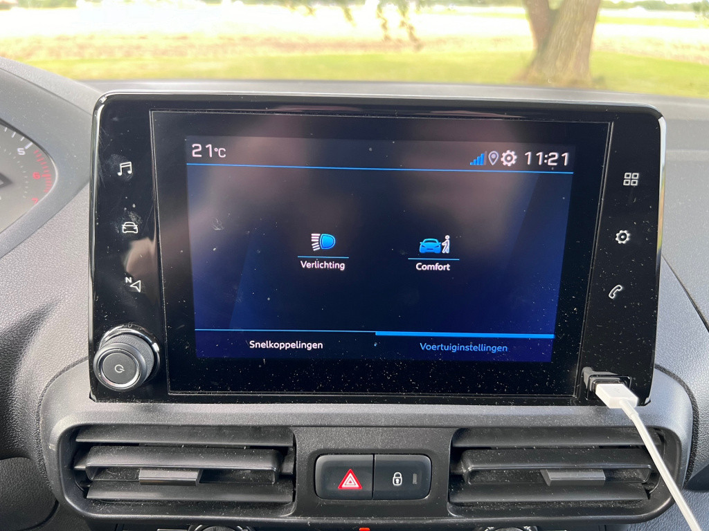 Peugeot Partner 1.5 bluehdi premium//apple carplay//cruise